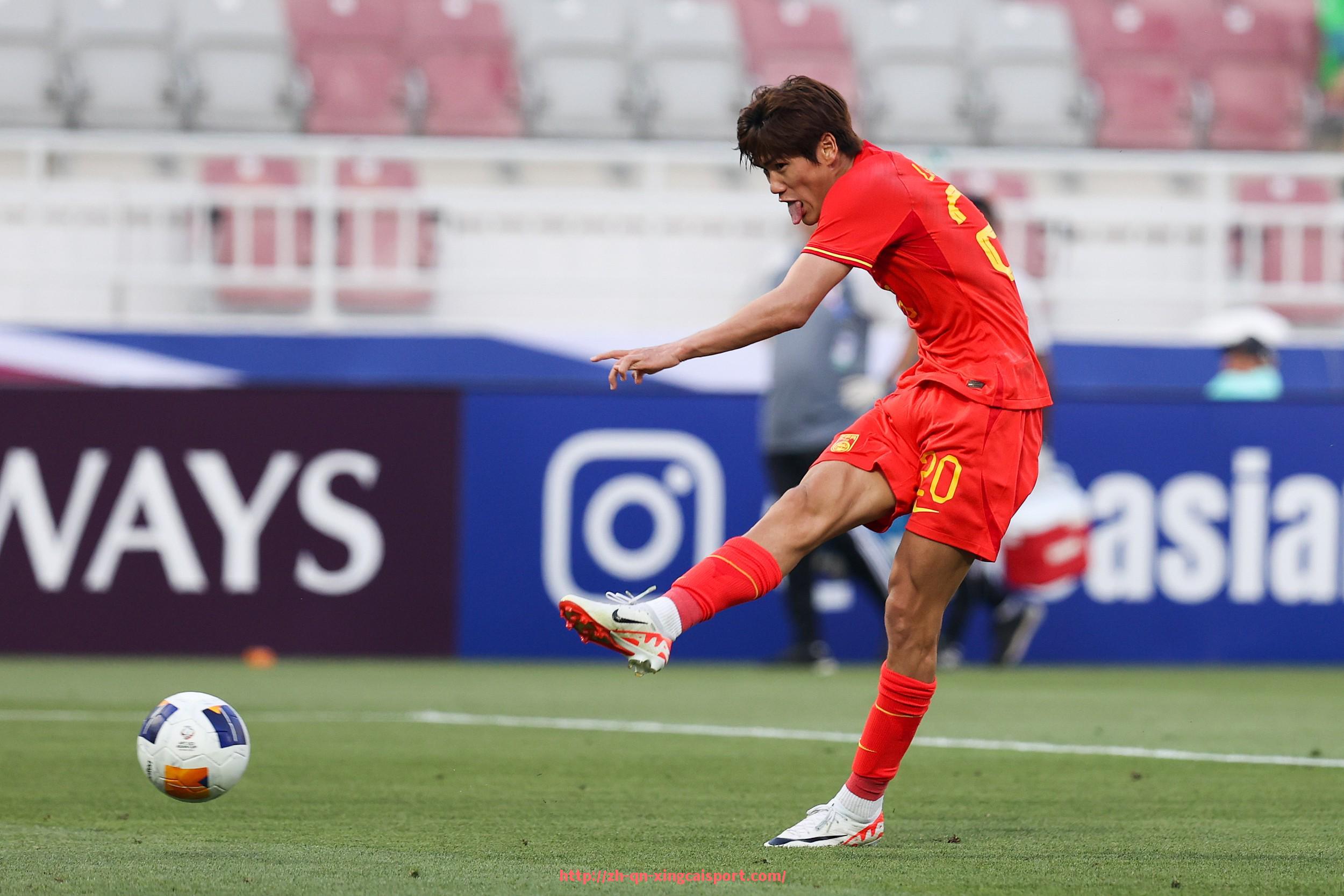 杏彩体育-法甲球员横向比较：从技术到心理素质的综合评估